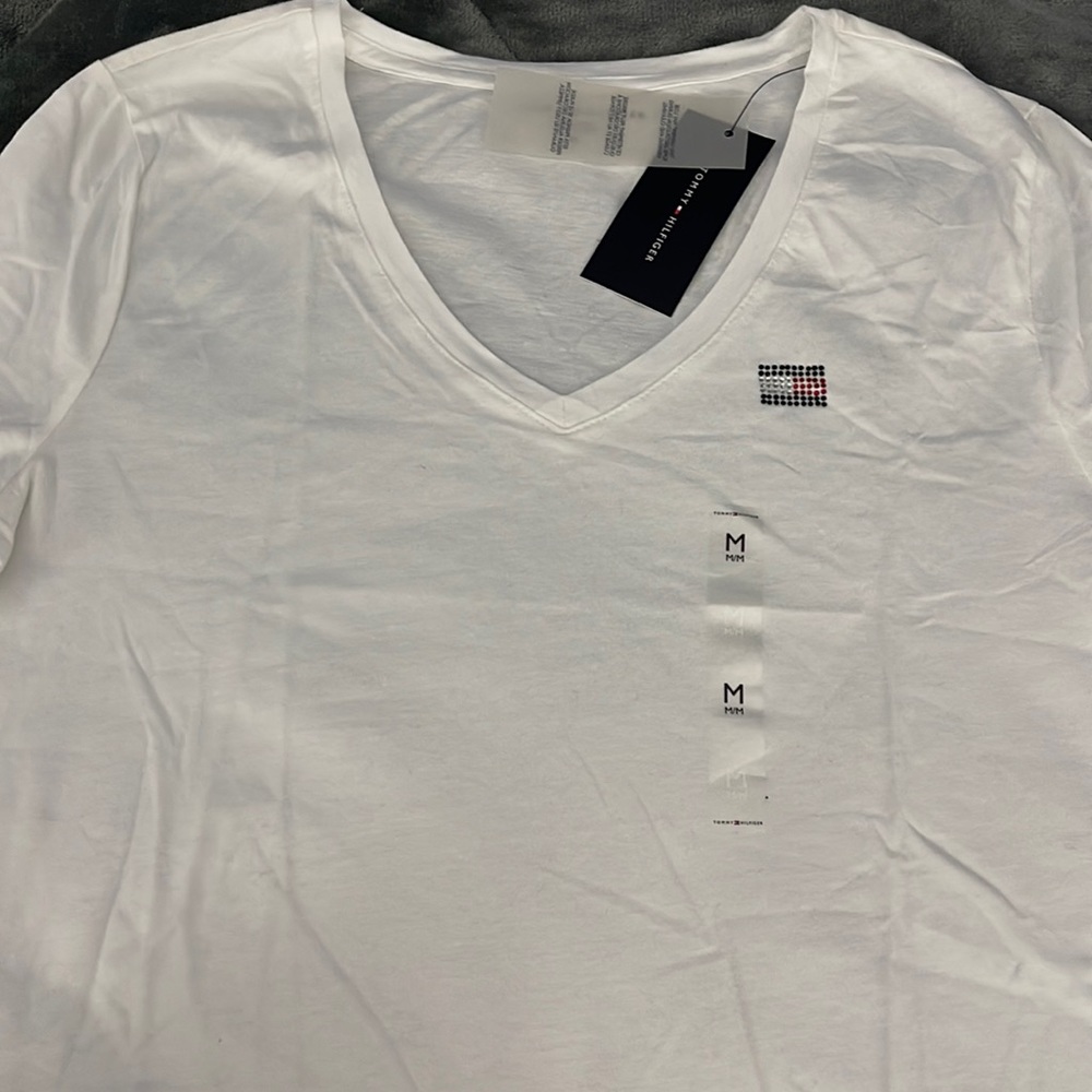 Tommy Hilfiger V-neck shirt size medium new with tags excellent condition